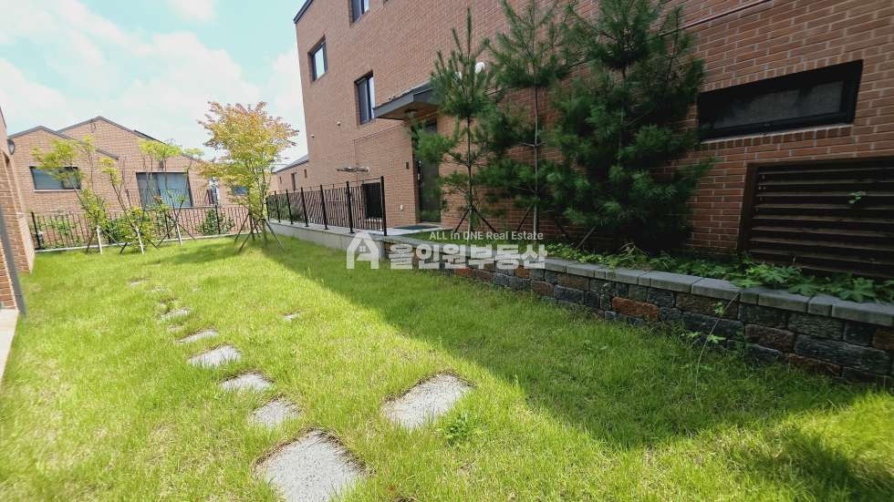 충남 홍성군 홍북읍 신경리 주9-109호동 내포단독주택! 내포신도시에 신축 프리미엄 주택! 방3 화3 다락방까지! 매매 매물번호 10302 사진 3