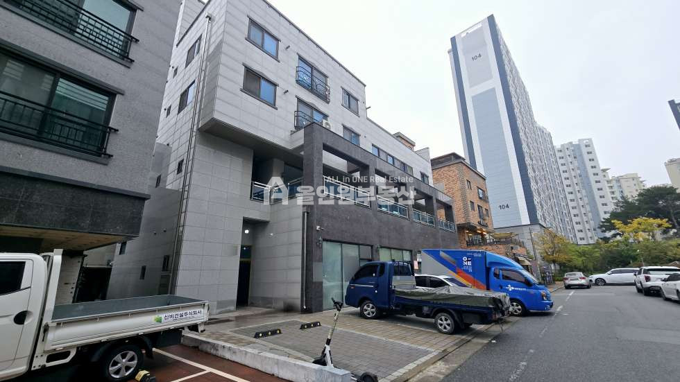 충남 천안동남구 신방동 천안상가주택 대지평수 넓은 상가5개의 주인세대까지 있어 직접 장사하기에도 좋은 상가주택 매매 매물번호 10349 사진 2