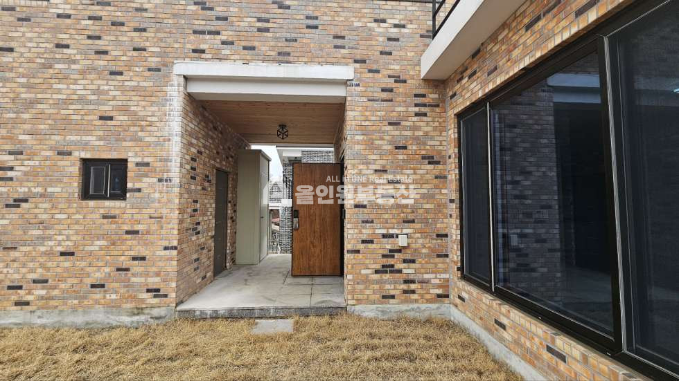 충남 천안서북구 신당동 천안 신당동에 위치한 넓은 마당이 있는 듀플렉스 구조에 전원주택 매매 매물번호 10191 사진 3