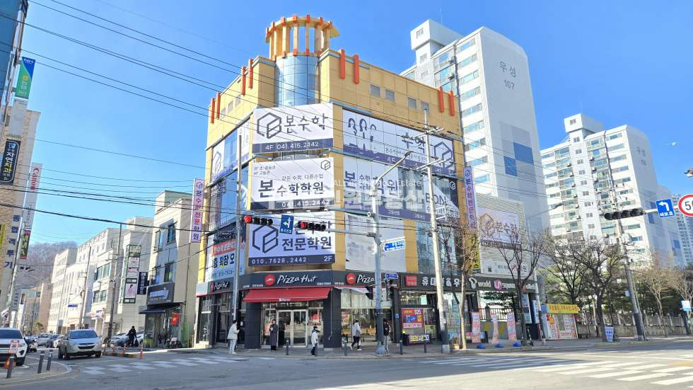 충남 천안서북구 두정동 천안빌딩 입점해 있는 점포 모두 성업중! 아파트단지 및 학교 부근 입지로 수요많은 대로변 코너 꼬마빌딩 매매 매물번호 10433 사진 2