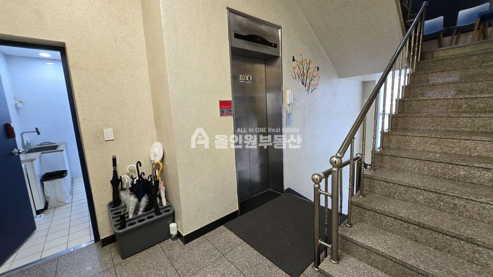 충남 천안서북구 두정동 천안빌딩 입점해 있는 점포 모두 성업중! 아파트단지 및 학교 부근 입지로 수요많은 대로변 코너 꼬마빌딩 매매 매물번호 10433 사진 5
