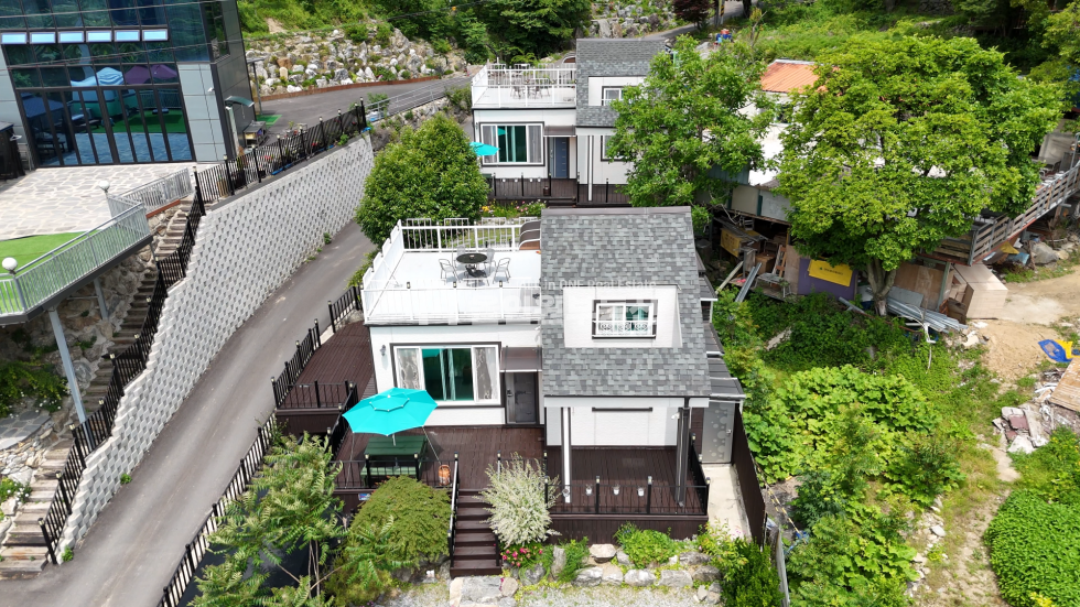 충남 천안동남구 광덕면 광덕리 급매! 천안건물매매 천안펜션매매 광덕산의 절경을 그대로 녹인듯한 신축펜션 2동 매매 연 6000씩 벌리는 곳! 매매 매물번호 10246 사진 1